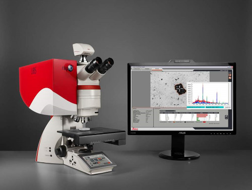 Obr. 3: Leica mikroskop s  RapID LIBS chemickou analýzou.